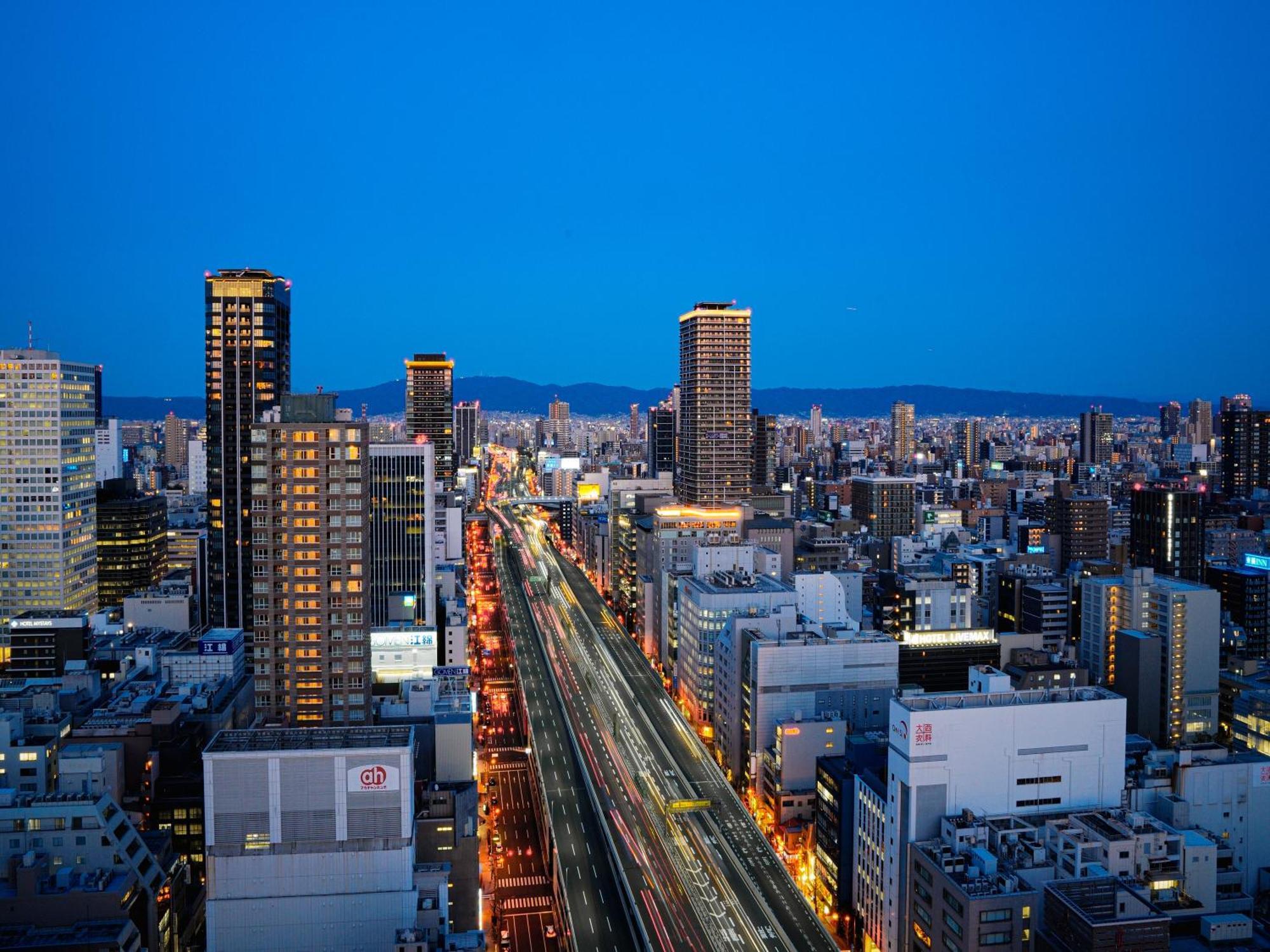 Apa & Midosuji Hommachi Eki Tower Hotel